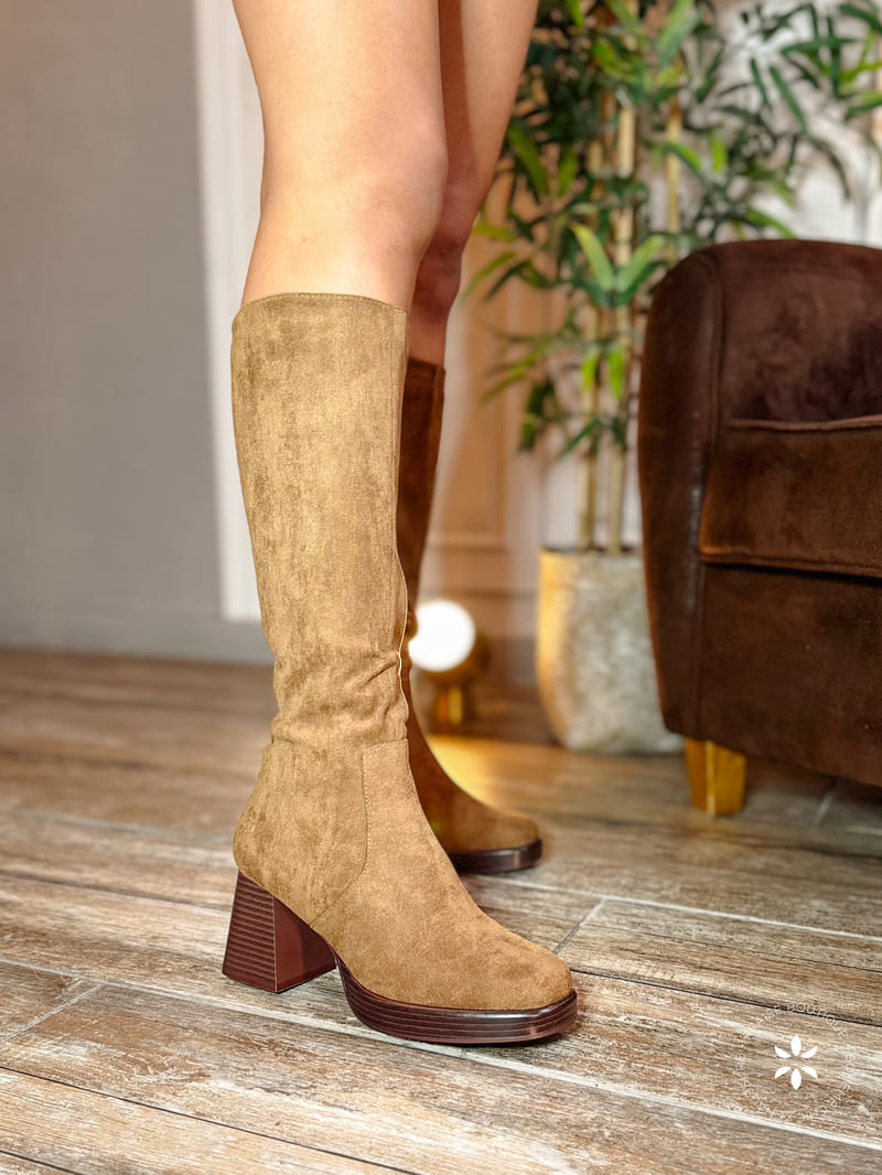 Bottes nubuck camel best sale