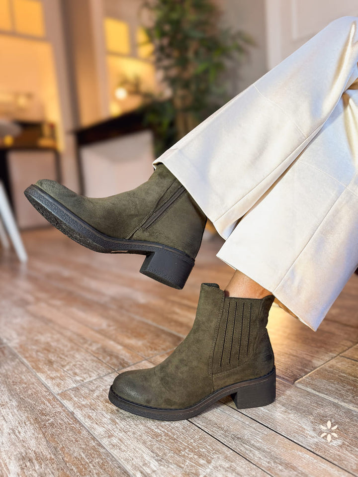 Bottines femme en suédine nubuck kaki avec fermeture éclair et petit talon