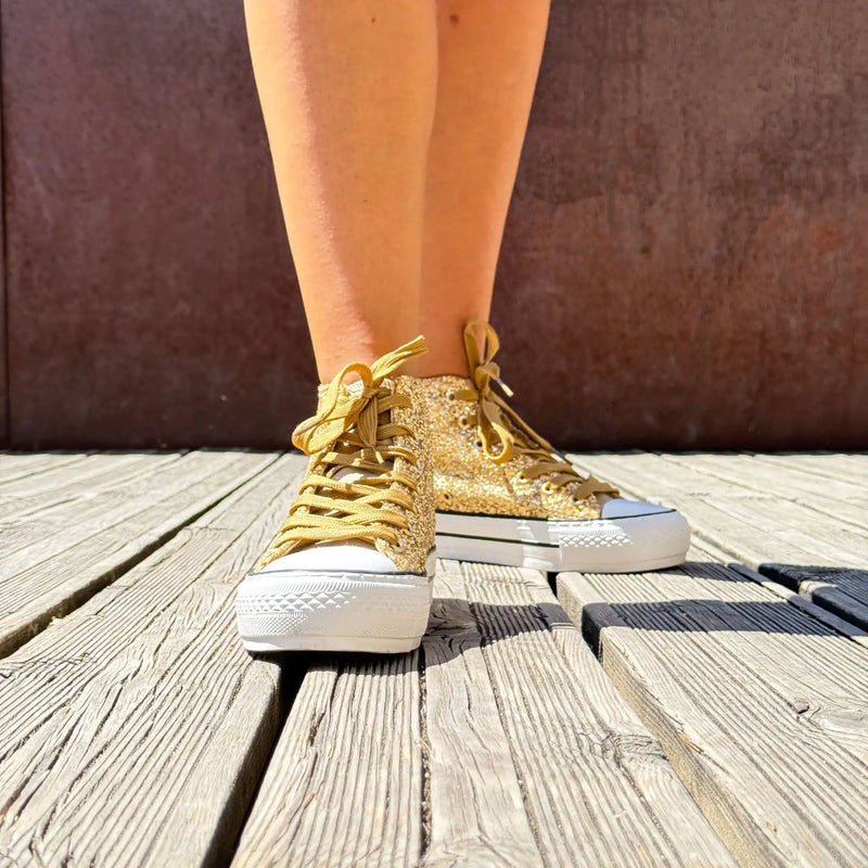 Sneakers dorées femme mode été et mi-saison