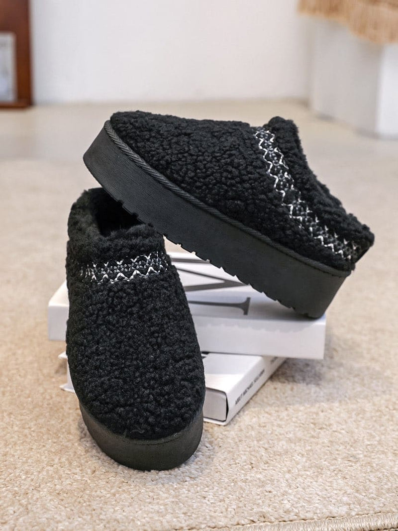 Mules femme plateforme noire à fourrure synthétique