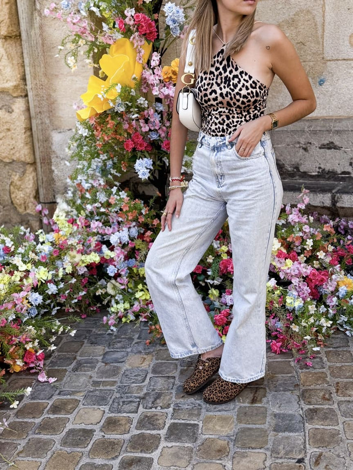 Mules léopard fourrées femme avec boucle dorée et doublure fourrée