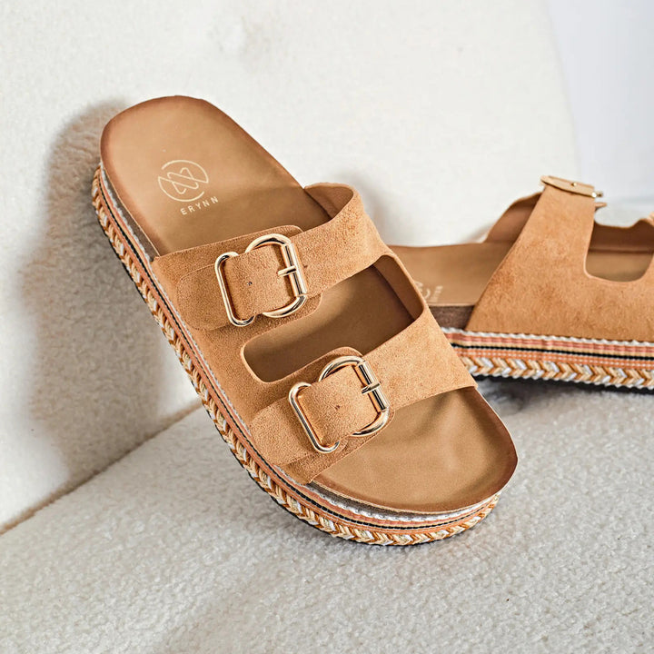 Sandale mules à Plateforme en Suèdine camel avec Boucles Métalliques pour Femmes