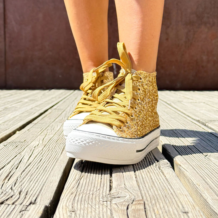 Baskets femme brillantes style urbain chic et glamour